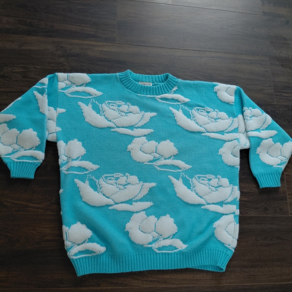 Vintage Womens Orlon Acrylic Sweater - Floral - Blue / White - Unique 3/4 Sleeve